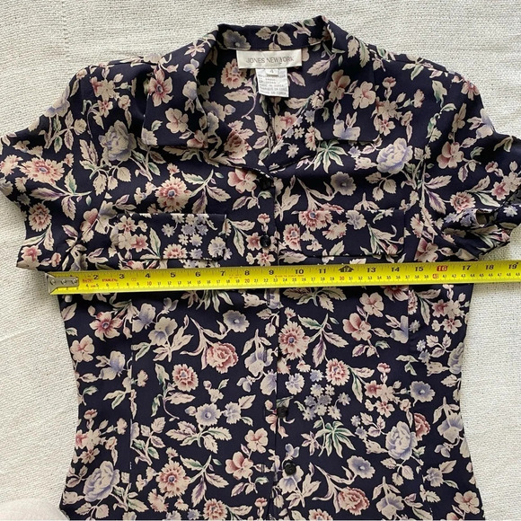 100% Silk JONES New York Vintage Button Down Blouse Dark Blue and Tan Size 4 - Picture 5 of 10